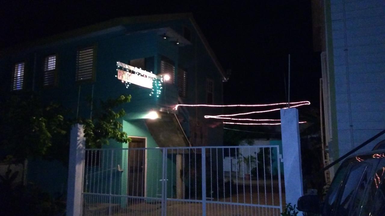 Placencia Hostel エクステリア 写真