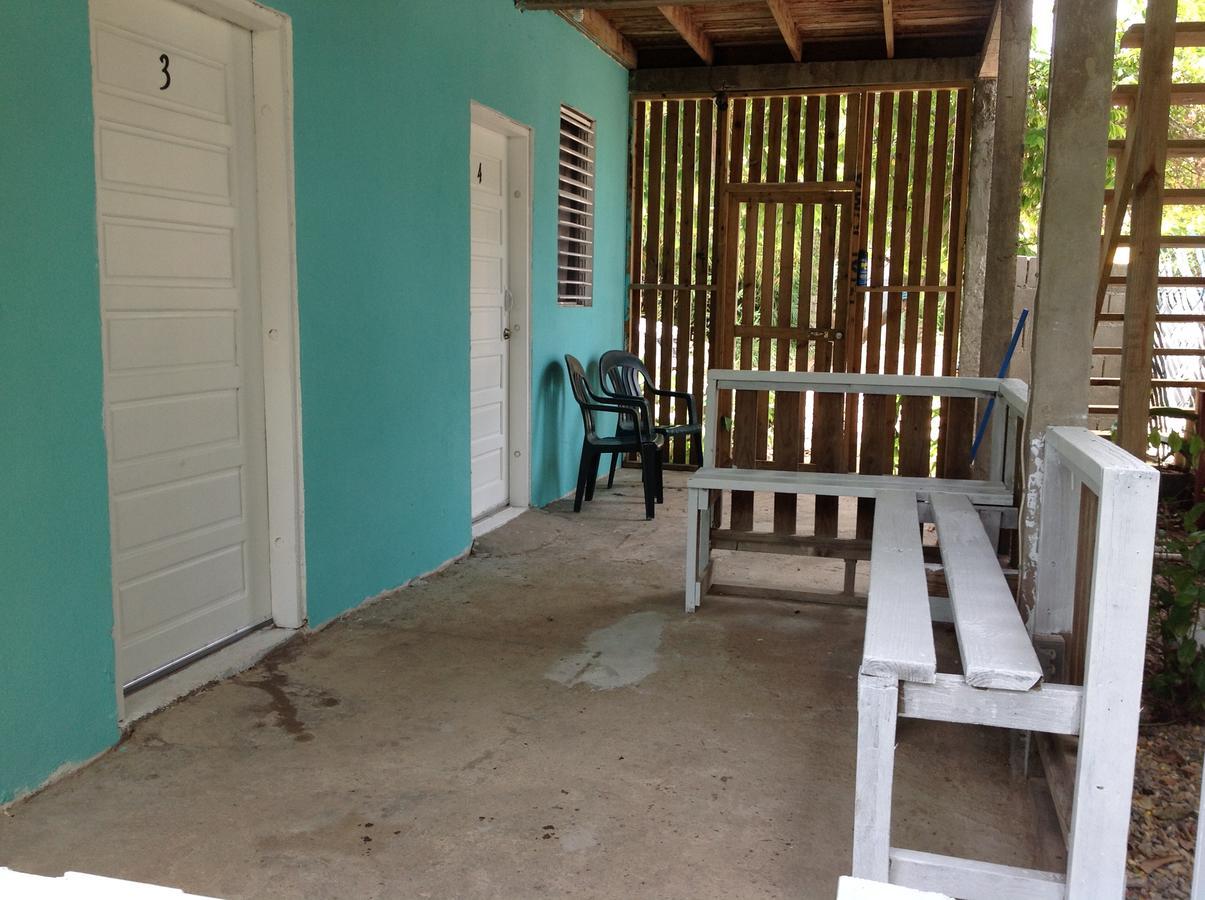 Placencia Hostel エクステリア 写真
