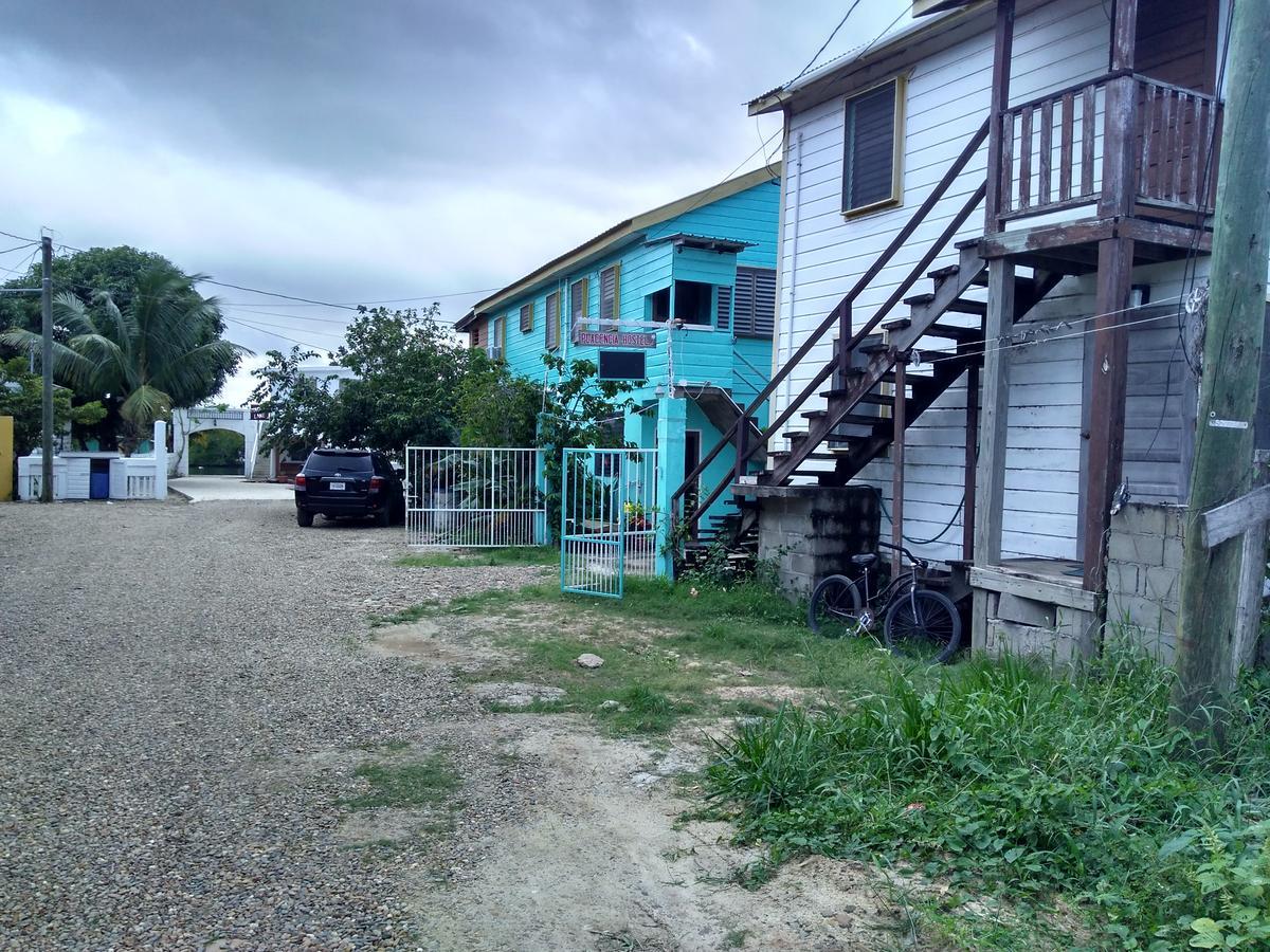 Placencia Hostel エクステリア 写真